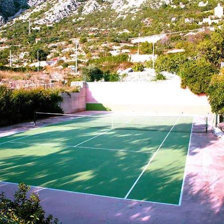 Mit Gemeinschaftlichem Pool By Interhome
